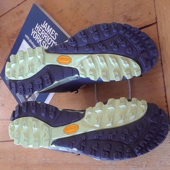 Hiking boot. Aku Sevatica mid GTX. Brand new condition from REI. Never worn. - Picture 6 of 6